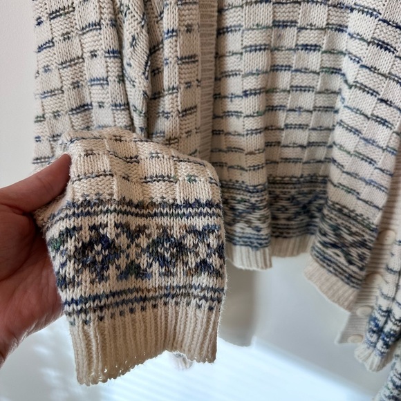 Women’s Cardigan - Picture 3 of 8